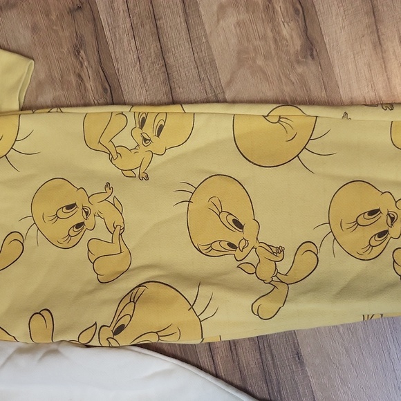 LOONEY TUNES Yellow Cream Tweety Bird Sweatshirt Jogger Set - Picture 7 of 12